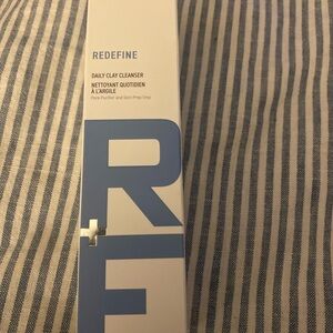 Rodan + Fields REDEFINE Daily Clay Cleanser - Blue and White